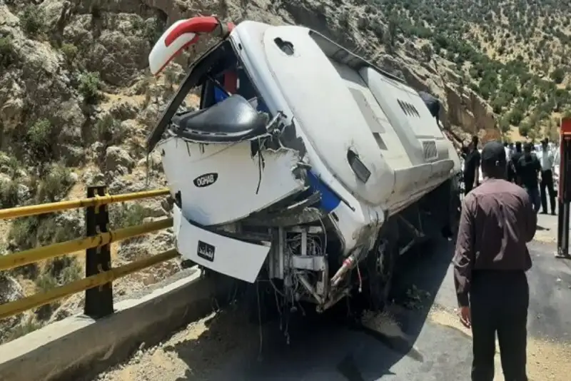 جزئیات جدید از حادثه دلخراش واژگونی اتوبوس در فارس با 56 کشته و مصدوم
