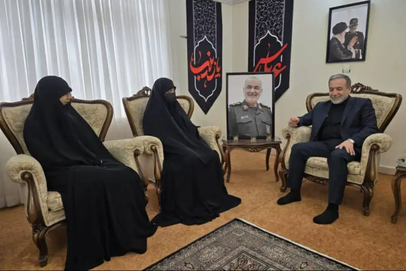 متن و تصویر دل‎نوشته عراقچی بعد از دیدار با خانواده شهید سلامی