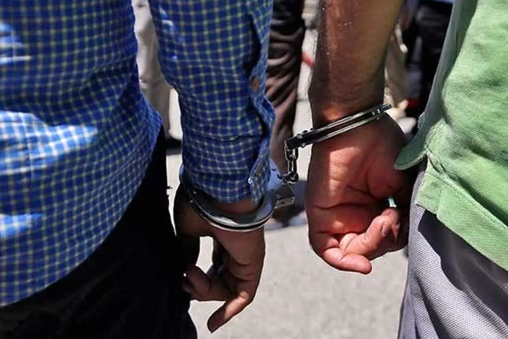 یک کفش کتانی، راز سرقت میلیاردی در تهران را فاش کرد