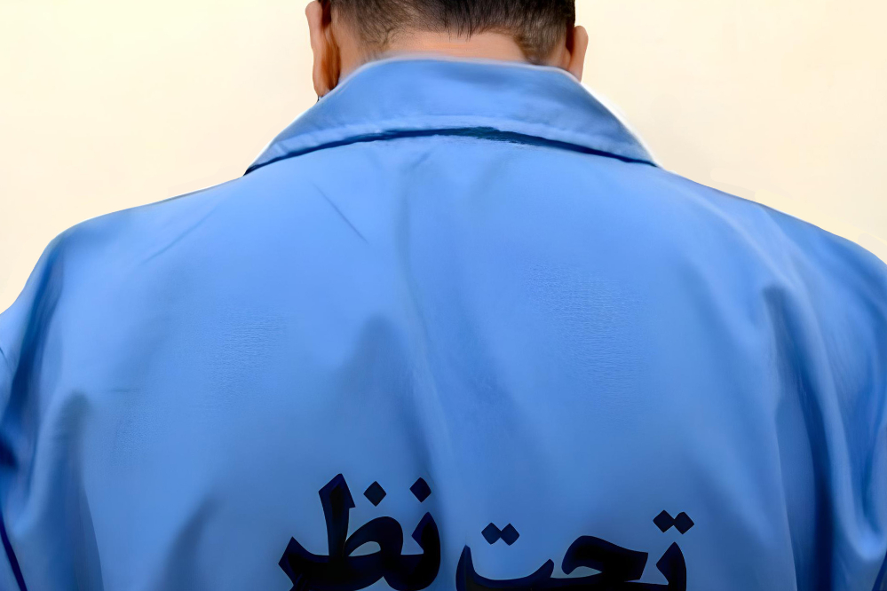 مخفی شدن سارق دارای پابند الکترونیکی در کانال کولر