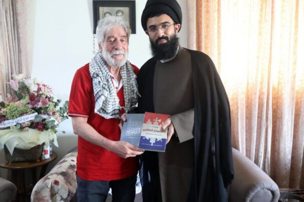 היועץ התרבותי האיראני בלבנון מבקר את האסיר המשוחרר ג'ורג' אברהים עבדאללה.