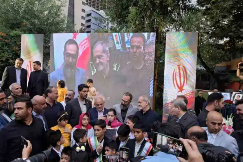 رییس جمهور مهمان کودکان مددجوی بهزیستی شد