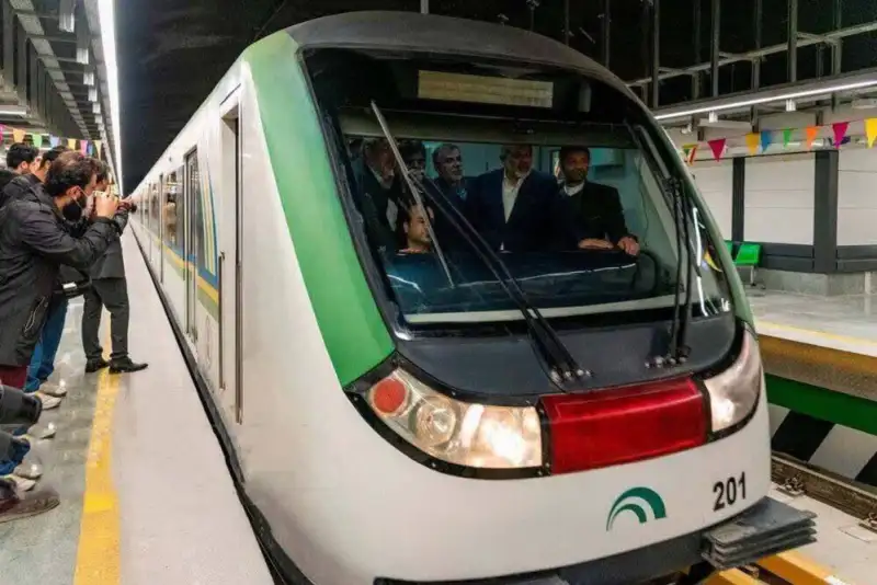 خطوط 2 و 5 مترو تهران به هم متصل شد