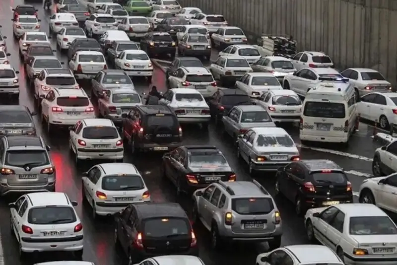 پیشنهاد تداوم شناورسازی ساعت کاری ادارات تا 15 مهرماه برای کاهش ترافیک تهران