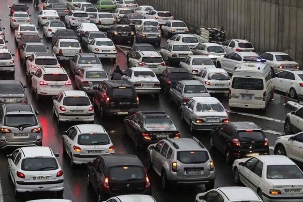 ترافیک پرحجم در جاده‌های شمال کشور؛ محورهای چالوس و هراز سنگین شدند