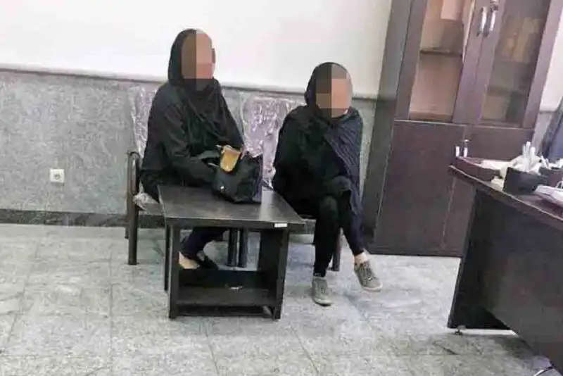 سرقت کارت ملی و طلا با پوشش نظافتچی و سوءاستفاده از مدارک قربانیان برای سرقت‌های بیشتر
