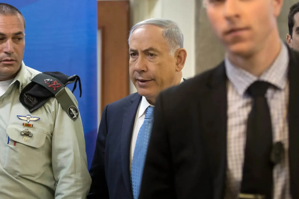 מתיחות בקבינט הישראלי לאחר אזהרותיו של זמיר בנוגע לאסירים ותוכניות לכיבוש עזה