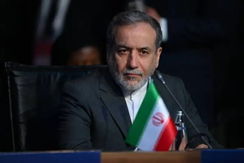 تحریم‌های یک‌جانبه آمریکا زیر تیغ انتقاد عراقچی