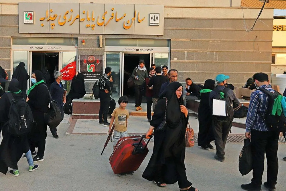 نیمی از زائران اربعین به کشوربازگشتند