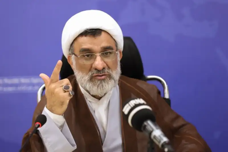 خسروپناه:  افزایش سن جذب معلمان پیگیری می شود