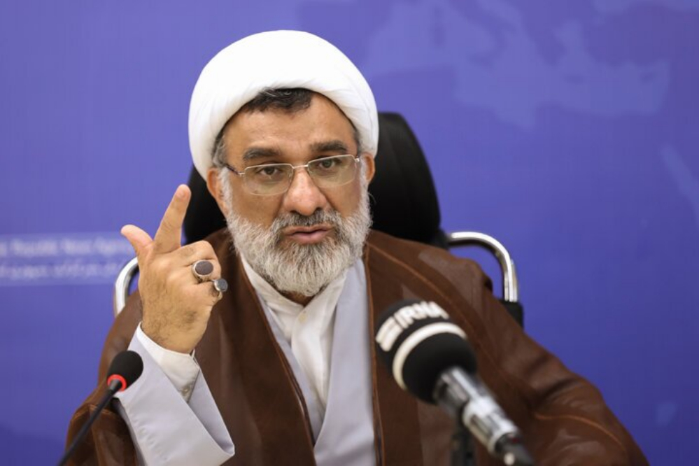 خسروپناه:  افزایش سن جذب معلمان پیگیری می شود