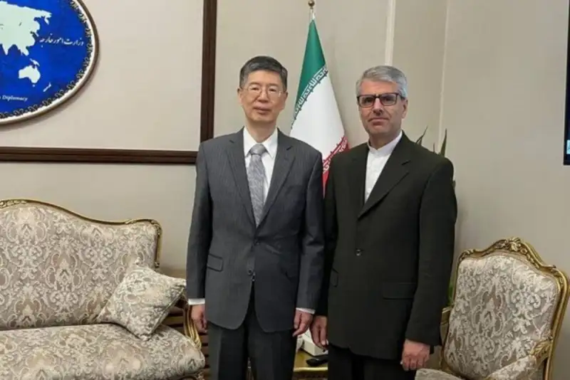 دیدار بقایی با سفیر چین در ایران