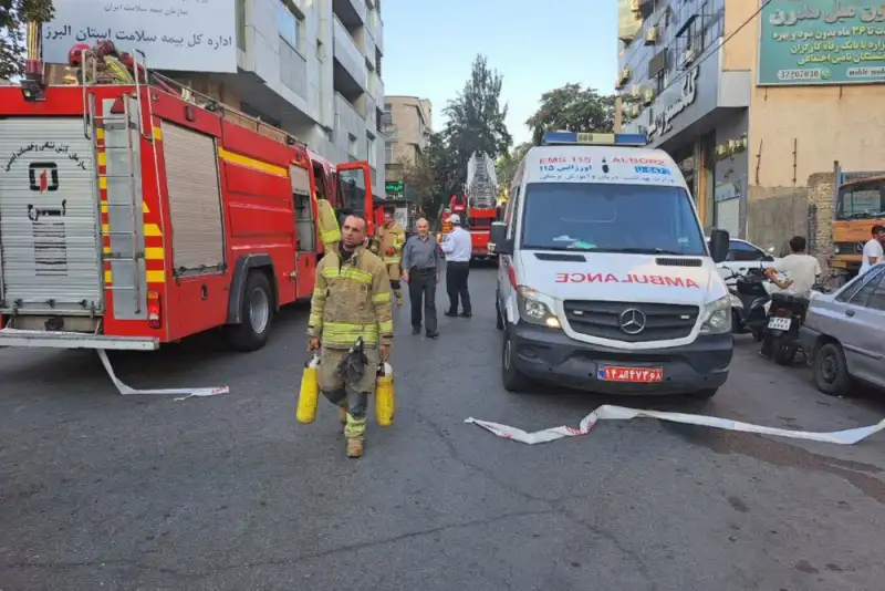 مصدومین حادثه آتش سوزی کرج دچار مشکل تنفسی شدند