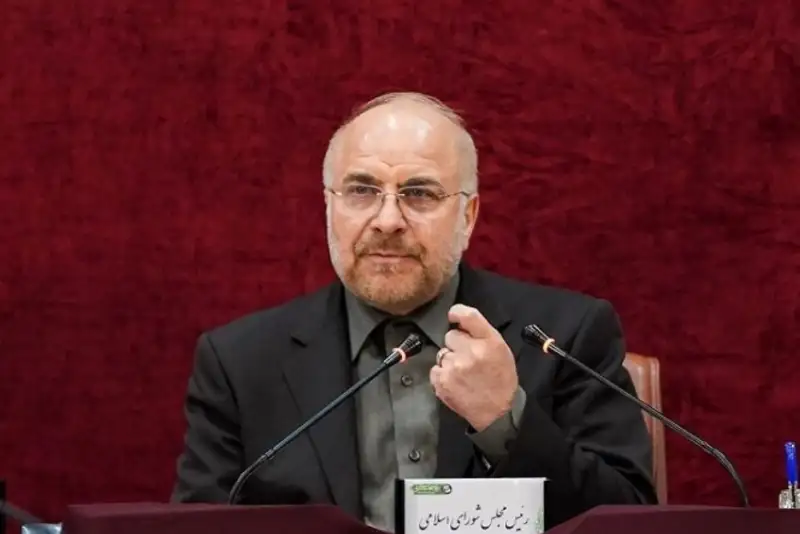 قالیباف خطاب به پزشکیان:  واگذاری اختیارات به استانداران  قانونی نیست