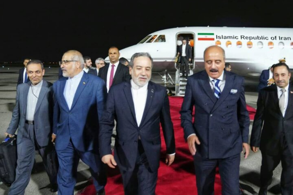 وزير الخارجية الايراني يصل الى تونس
