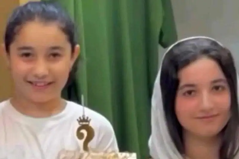 مرگ2 دختر نوجوان براثر سقوط غلتک راهسازی