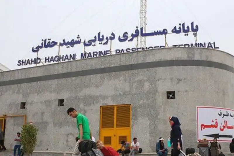 طوفان تردد دریایی در  بندرعباس را متوقف کرد