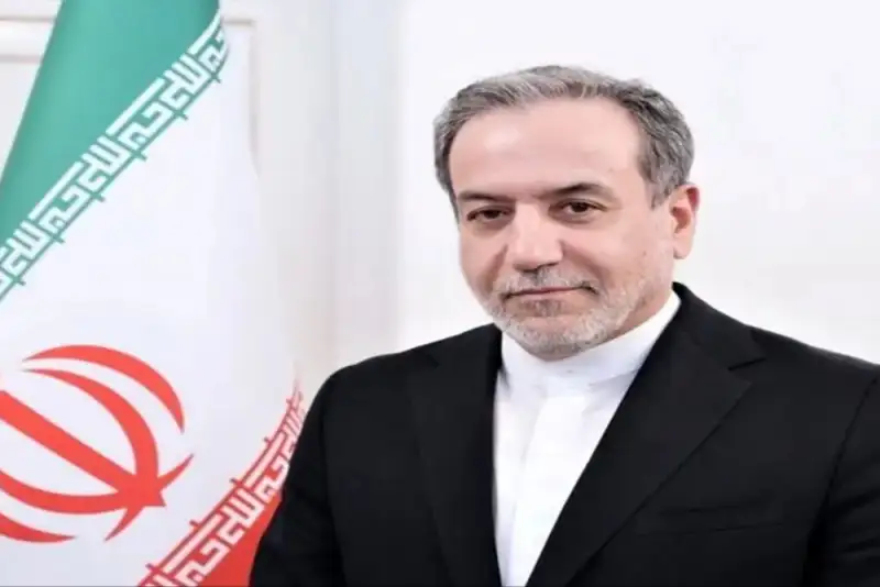 عراقچی: ایران در کنار تمامی برادران و خواهران مسلمان ایستاده است