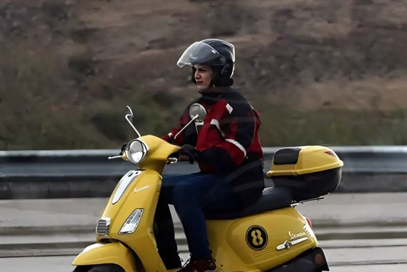 کلاس‌های رسمی موتورسواری بانوان زیر نظر فدراسیون کلید خورد