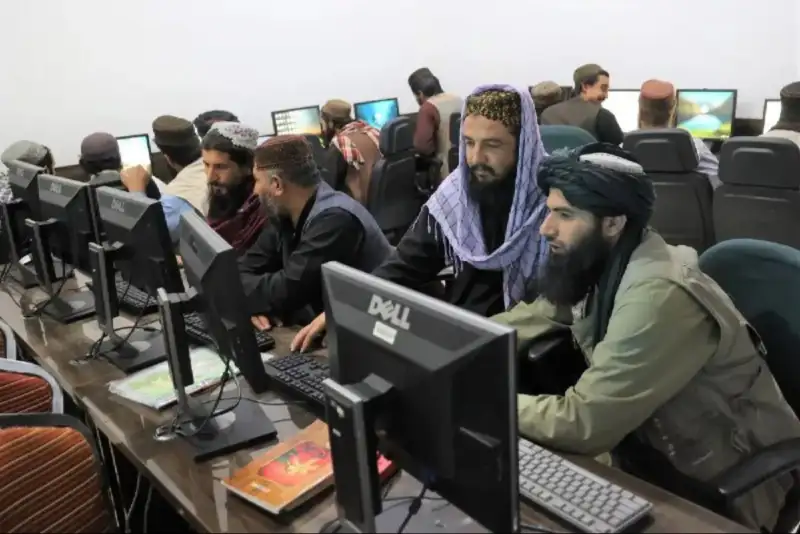 دستور عجیب طالبان: اینترنت بلخ برای جلوگیری از «منکرات» قطع شد!