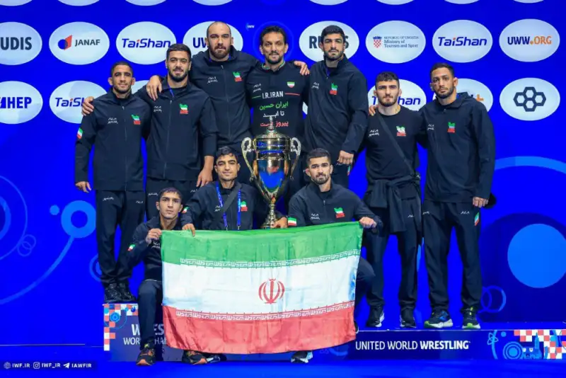 تیم کشتی آزاد قهرمان جهان امشب به ایران می‌رسد