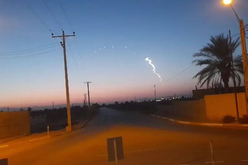 ماجرای دیده‌شدن شی نورانی در آسمان برخی استان‌ها چه بود؟+فیلم