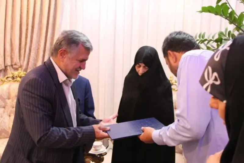 دبیرکل حزب موتلفه با خانواده سرلشکر شهید علی شادمانی دیدار کرد