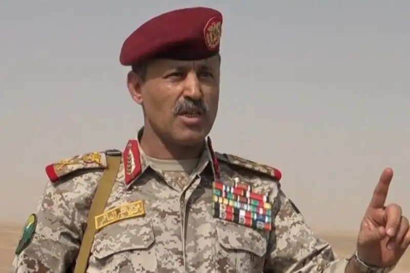 وزیر دفاع یمن: تجاوزات دشمن علیه یمن بدون پاسخ نخواهد بود