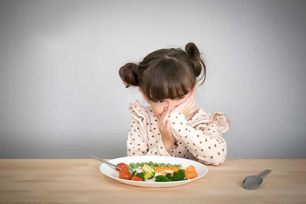 چرا فرزندانمان به قد ژنتیکی خود نمی‌رسند؟