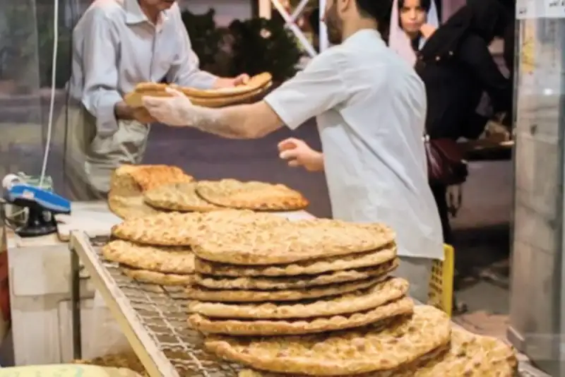 کاهش مصرف ماهانه 5هزار تنی آرد با خروج اتباع غیرمجاز