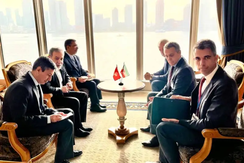 عراقچی: غرب صلاحیت توسل به اسنپ‌بک را ندارد