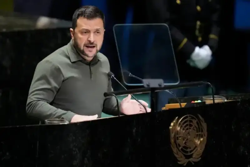 زلنسکی: روسیه آتش‌بس را نمی پذیرد