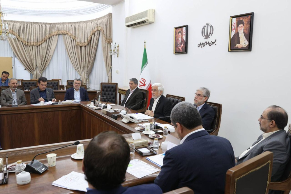 عارف: دانشگاه‌ها همکاری‌های ارزشمندی را با مراکز دفاعی آغاز کرده‌اند