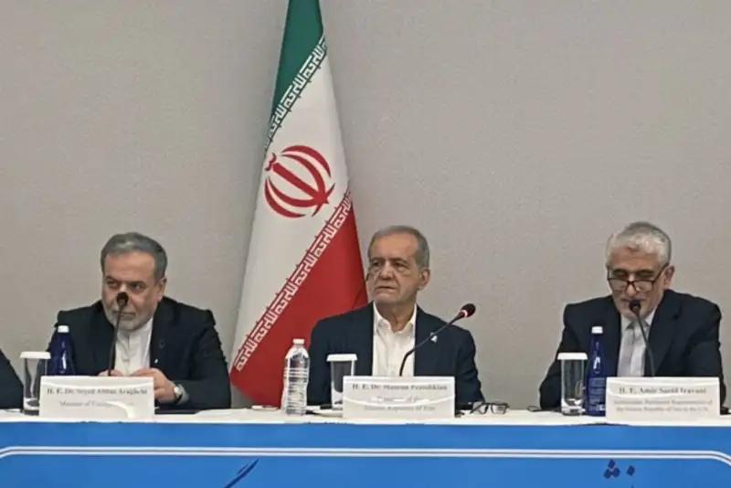 پزشکیان: بازگشت تحریم‌ها ناخوشایند است، اما پایان راه نیست و در برابر آنها تسلیم نمی‌شویم
