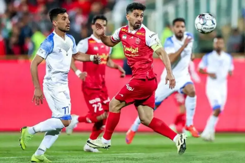 تراکتور به دنبال تثبیت صدرنشینی، پرسپولیس به دنبال فرار از بحران