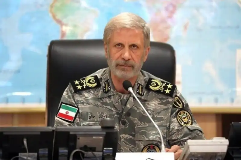 سرلشگر حاتمی: با هر اشتباه دشمن به شدت برخورد می‌کنیم