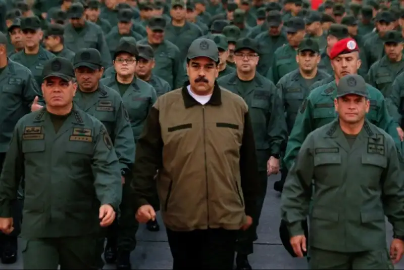 حمله احتمالی آمریکا به ونزوئلا؛  آمادگی مادورو برای اعلان وضعیت اضطراری