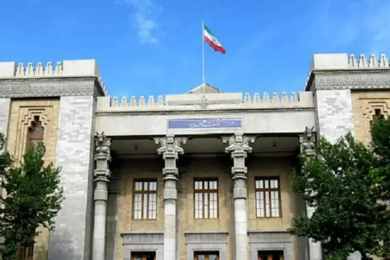 فراهم شدن تسهیلات لازم برای بازگشت محترمانه ایرانیان به وطن