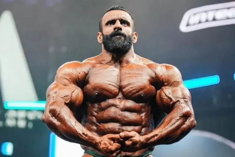 آغاز تمرینات فوق سنگین هادی چوپان در مسترالمپیا 2025