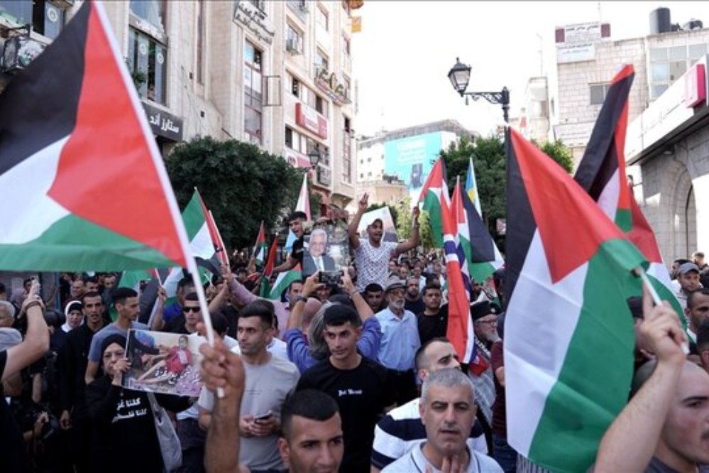 فلسطینیان در کرانه باختری به خیابان آمدند