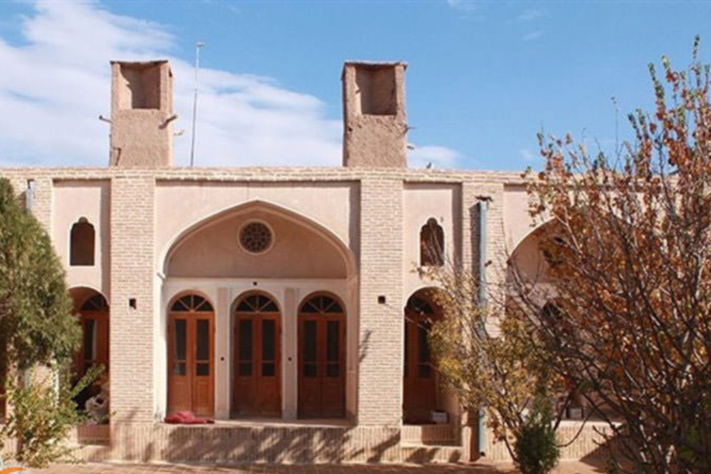 زلزله به 30 بنای تاریخی اردستان آسیب زد