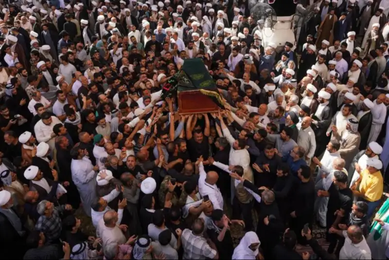 آیت الله سیستانی برگزاری مراسم ترحیم همسرش را در عراق ممنوع کرد