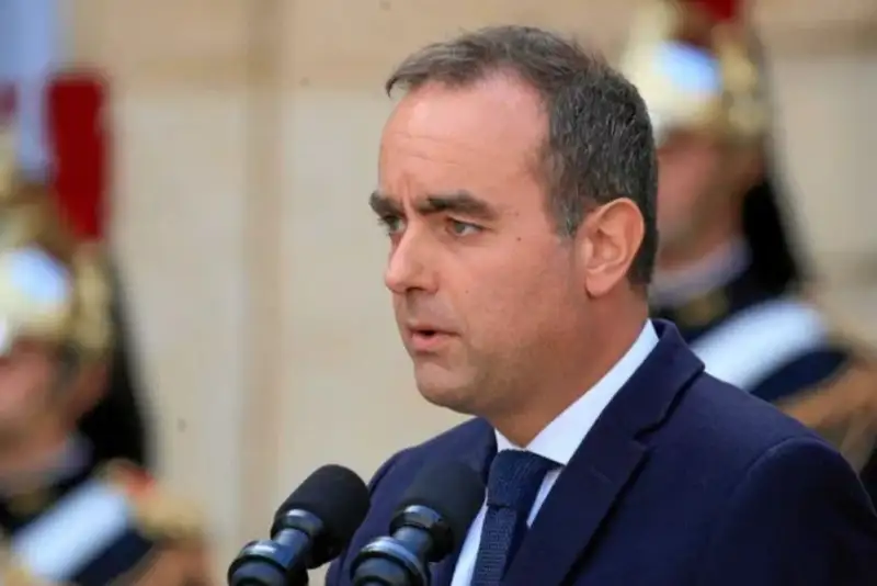 نخست‌وزیر جدید فرانسه وزیران خود را انتخاب کرد