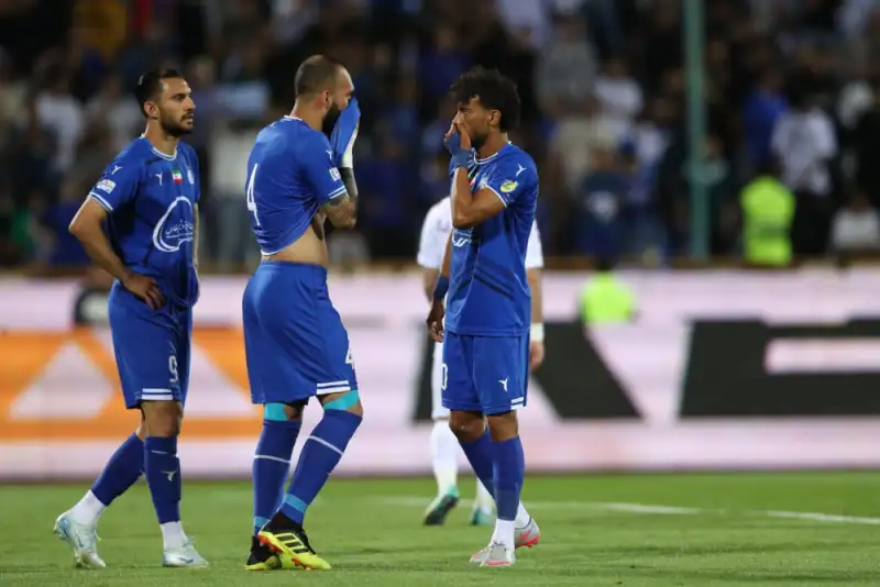 بحران بی‌پایان آبی‌ها