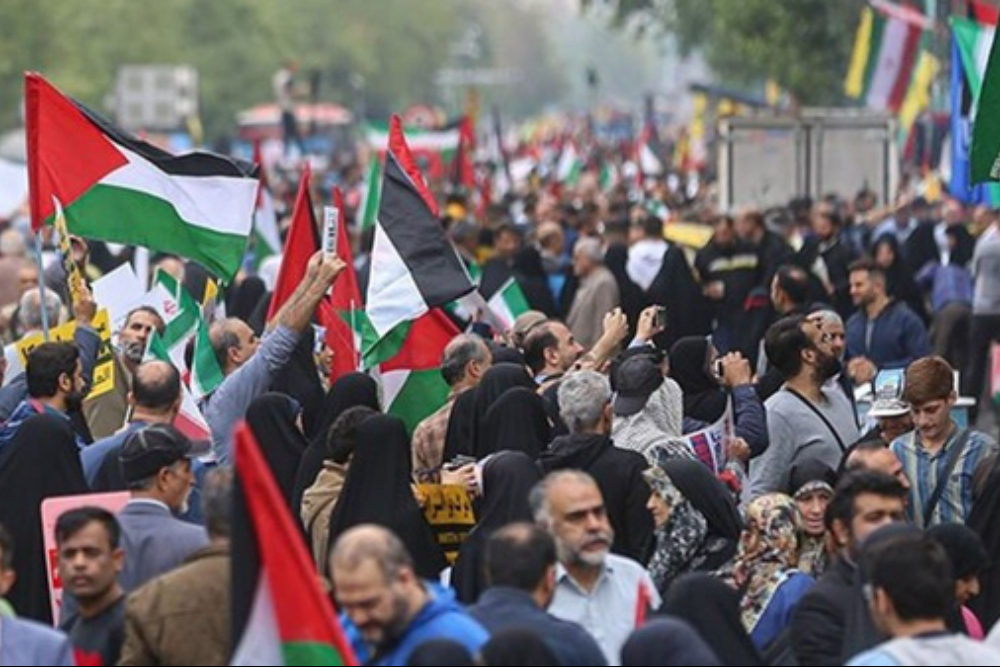 آغاز راهپیمایی بشارت نصر از مقابل دانشگاه تهران تا میدان آزادی+فیلم