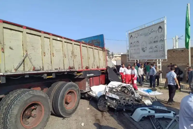 مرگ تلخ کارکنان دانشگاه علوم پزشکی فسا در تصادف سحرگاهی