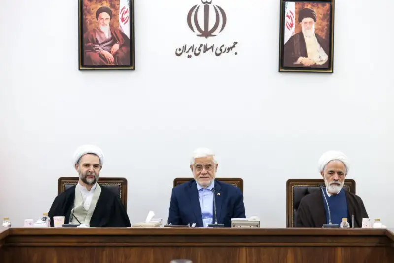 عارف: تأمین کالاهای اساسی در اولویت دولت قرار دارد