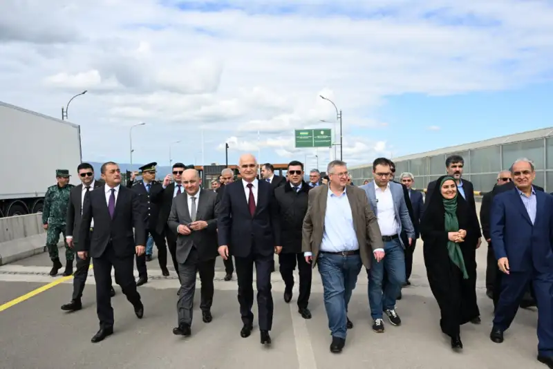 توافق ایران، روسیه و جمهوری آذربایجان برای فعال‌سازی کریدور شمال-جنوب