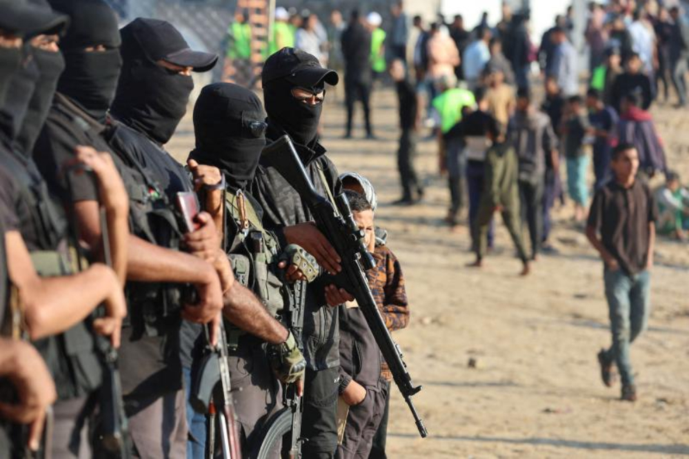خلع سلاح سریع و خشن بوی باروت می دهد نه نسیم صلح!