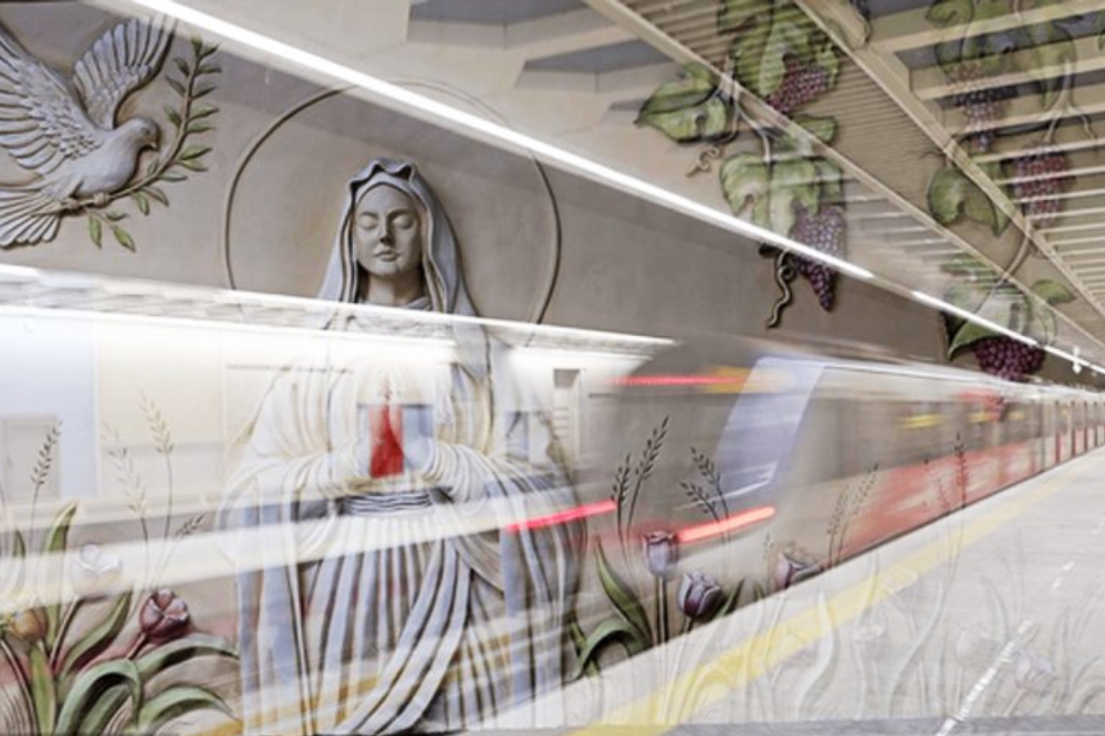 Станция метро «Святая Мария» является наглядным примером сосуществования божественных религий в Тегеране, столице Ирана.